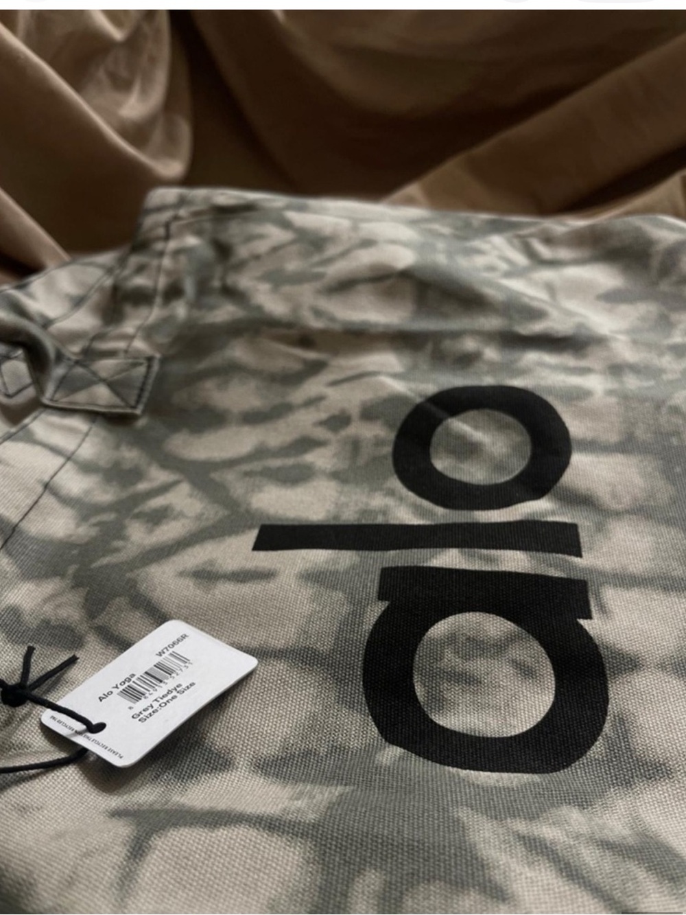 ALO Yoga Gray and White Tie-Dye Canvas Tote - Picture 5 of 5